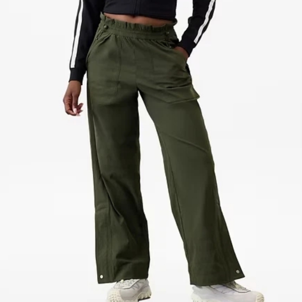 Athleta Trekkie Parachute Pant Olive Green